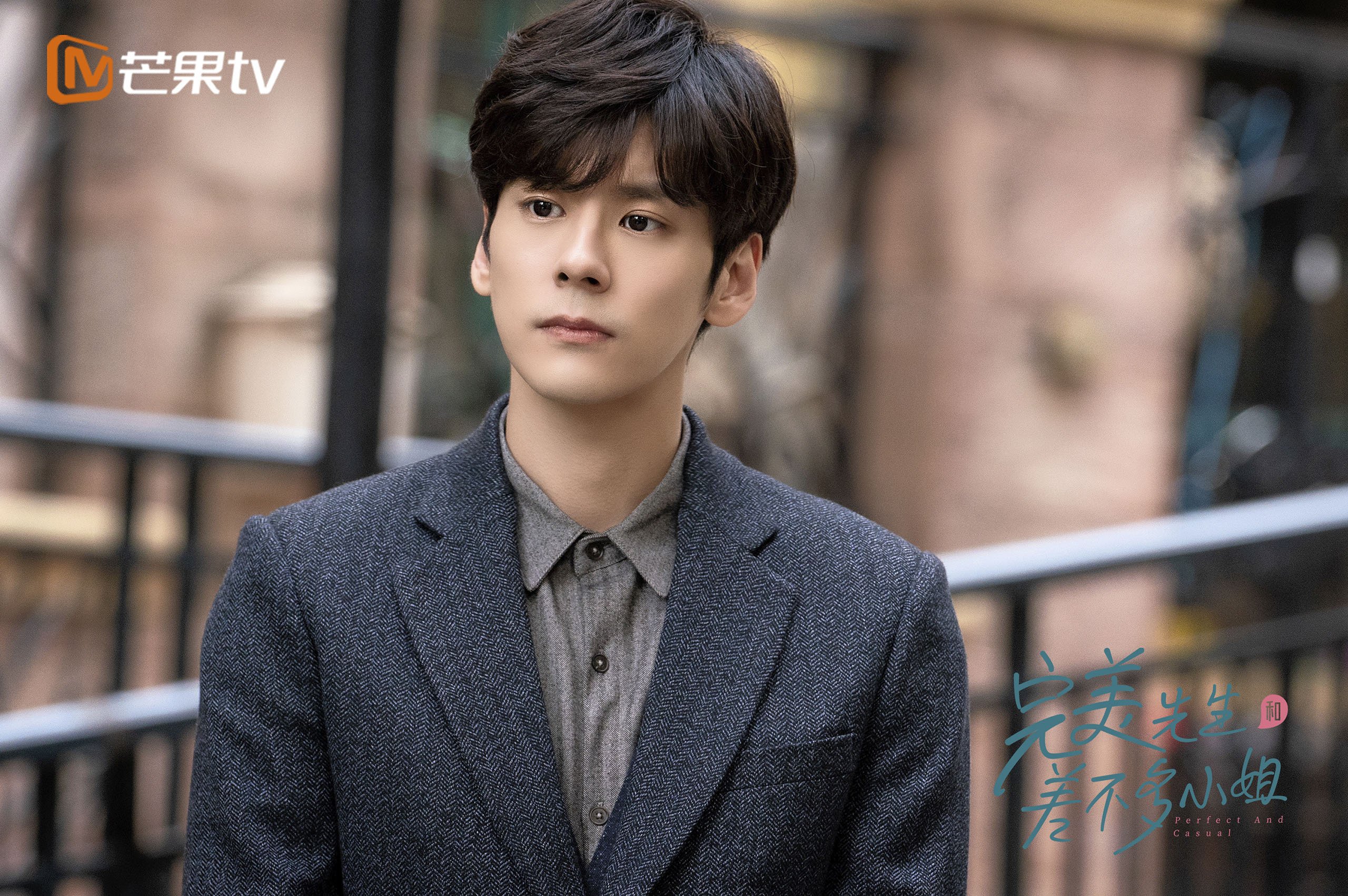 开云·Kaiyun网页版-_场馆内外：明星嘉宾助阵现场氛围火热_，明星现场活动